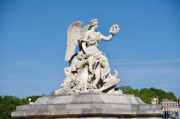 Escultura Entrada Palácio Versalhes Versalhes França Agosto 2012 — Fotografia de Stock