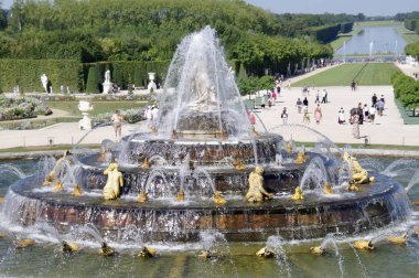 Versailes Gardens Sarayı 'ndaki Şanlı Çeşmeler. Versailles, Fransa, 18 Ağustos 2012. 