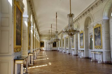 Versailles Sarayı 'ndaki Le Grand Trianon' un içinde. Versailles, Fransa, 18 Ağustos 2012. 