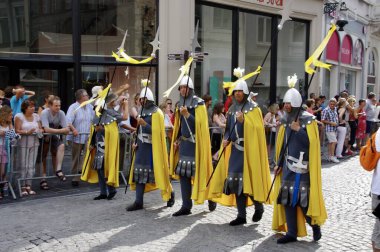 1958 'den beri her 5 yılda bir düzenlenen Altın Ağaç Geçit Töreni Yürüyüşçüleri. Bruges, Belçika, 19 Ağustos 2012. 