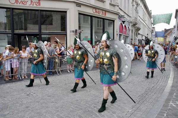 Viking Soldater Med Spjut Och Skidor Procession Golden Tree Pageant — Stockfoto