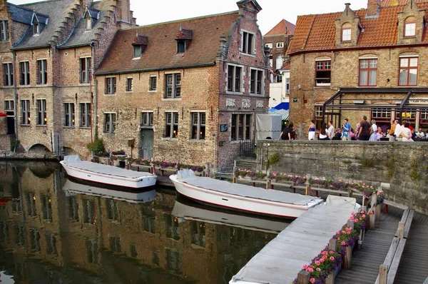 Lodě Kanálu Centru Města Bruggy Bruges Belgie Srpna 2012 — Stock fotografie