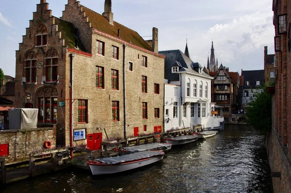 Barche Sul Canale Nel Centro Storico Bruges Bruges Belgio Agosto — Foto Stock