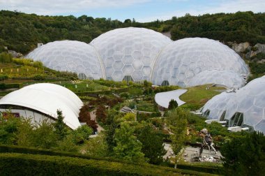 Bodelva, Cornwall, İngiltere. 5 Ağustos 2011 'de Eden Projesi' nde Dev Biyomlar. 