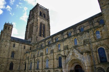 Durham Katedrali 'nin dış görüntüsü, 1093 yılında başladı. Durham, İngiltere, 26 Ağustos 2010. 