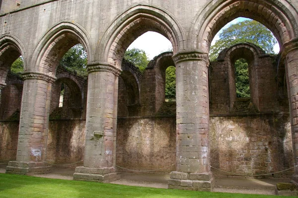 Fontanny Abbey Zrujnowany Klasztor Cystersów North Yorkshire Aldfield Ripon Wielka — Zdjęcie stockowe