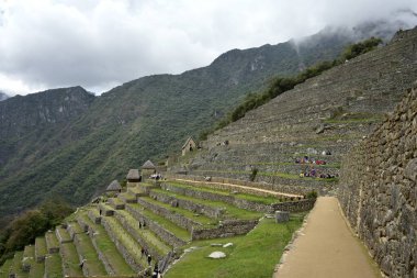 Machu Picchu, Peru 'daki Antik 15. yüzyıl İnka kalesinde teraslar, 6 Ekim 2023. 