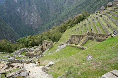 Machu Picchu, Peru 'daki Antik 15. yüzyıl İnka kalesinde teraslar, 6 Ekim 2023. 