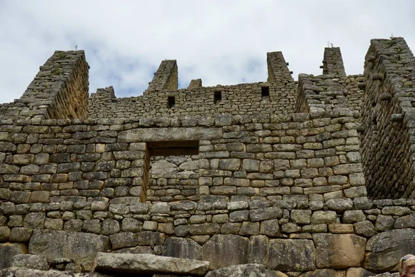 Antik 15. yüzyıl İnka kalesindeki Taş Binalar 'ın detayları. Machu Picchu, Peru, 6 Ekim 2023. 