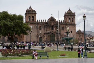 Cusco, Peru, 7 Ekim 2023. İsa Cemiyeti Kilisesi (Iglesia de la Compana de Jess) Plaza Belediye Başkanı de Cusco (Cusco Ana Meydanı))