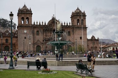 Cusco, Peru, 7 Ekim 2023. İsa Cemiyeti Kilisesi (Iglesia de la Compana de Jess) Plaza Belediye Başkanı de Cusco (Cusco Ana Meydanı))