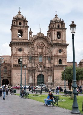 Cusco, Peru, 7 Ekim 2023. İsa Cemiyeti Kilisesi (Iglesia de la Compana de Jess) Plaza Belediye Başkanı de Cusco (Cusco Ana Meydanı))