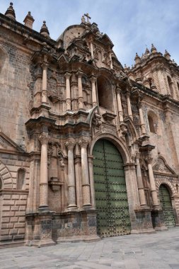 Cusco, Peru, 7 Ekim 2023. İsa Cemiyeti Kilisesi (Iglesia de la Compana de Jess) Plaza Belediye Başkanı de Cusco (Cusco Ana Meydanı))