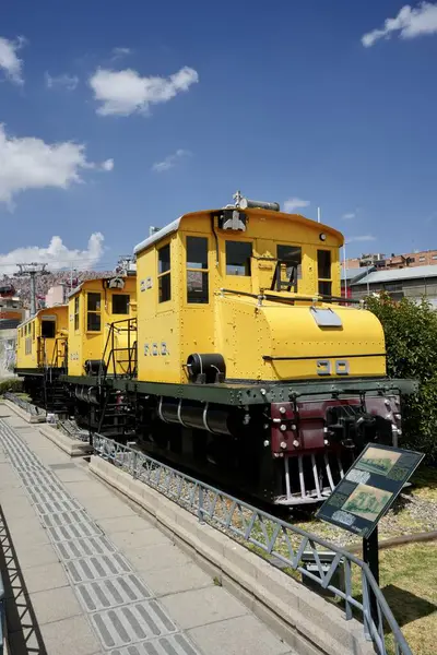 Yellow Fcg Magyar Villamos Mozdony Paz Belvárosában Régi Vasútállomás Közelében — Stock Fotó
