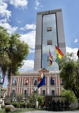 Plaza Murillo 'daki Bolivya Yasama Sarayı. La Paz, Bolivya, 10 Ekim 2023. 