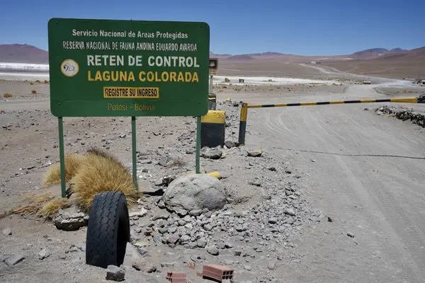 stock image Tourist Information sign about The Red Lagoon. Laguna Colorada, Bolivia. October 13, 2023. 