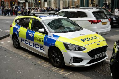 Londra, İngiltere, 20 Ocak 2024. Ford Focus Londra Polis Aracı Londra Caddesi 'ne park etti.. 
