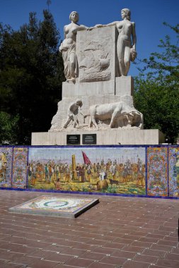 Plaza Espana, Mendoza, Arjantin 'deki Hispano-Arjantin Bursu anıtı, 19 Ekim 2023. 