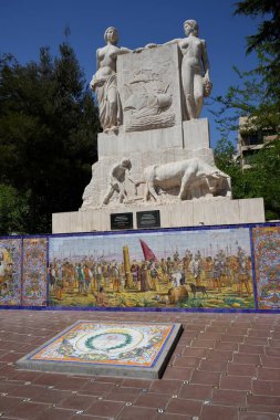 Plaza Espana, Mendoza, Arjantin 'deki Hispano-Arjantin Bursu anıtı, 19 Ekim 2023. 