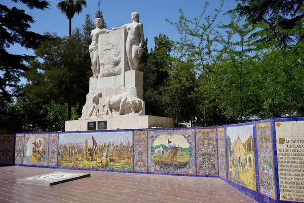 Plaza Espana Mendoza, Arjantin 'deki Hispano-Arjantin Bursu anıtı, 19 Ekim 2023. 