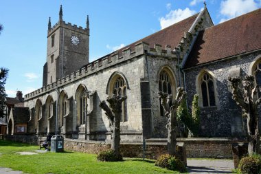 St. Marys Parish Kilisesi, aslen 11. yüzyıldan, Marlborough, Wiltshire, İngiltere. 17 Nisan 2024. 