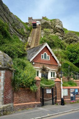 East Hill Cliff Demiryolu, 20. yüzyılın başlarında bir füniküler demiryolu, Birleşik Krallık 'ın en dik demiryolu, Doğu Sussex, İngiltere. 17 Mayıs 2024. 