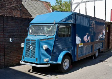 Blue Citron H-Type minibüsü, 1947 'den 1981' e kadar 34 yıl boyunca Citron tarafından üretildi. York, İngiltere, İngiltere, 26 Haziran 2024. 