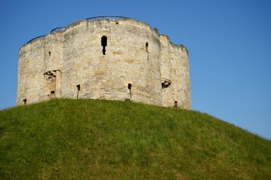 Clifford Kulesi, York Kalesi, 13. yüzyılda inşa edilmiş. York, İngiltere, 26 Haziran 2024. 