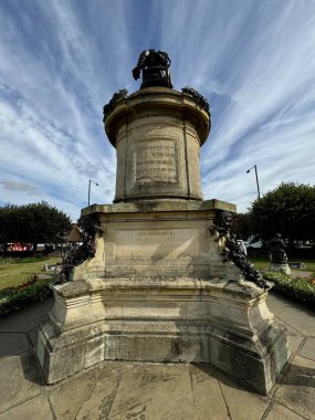 Bancroft Gardens 'taki Gower Anıtı 1888' de dikildi. Stratford-upon-Avon, İngiltere. 28 Ağustos 2024. 