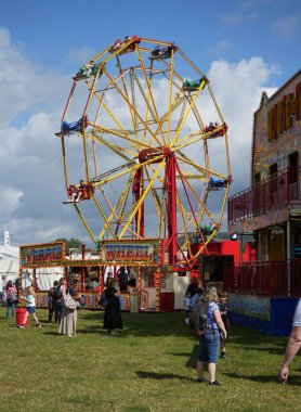 Derbyshire, İngiltere 'de 30 Ağustos 2024' te yapılan geleneksel bir dönme dolap.. 