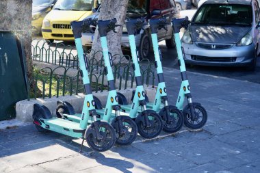 Yunanistan 'ın Rodos kentinde Şubat 2025' te elektrikli Zıpzıp kiralama motosikletleri hizaya girdi. 