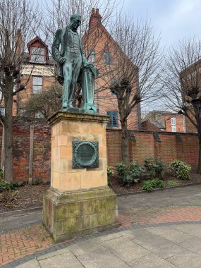 Michael Thomas Bass 'in heykeli, İngiliz biracı ve parlamento üyesi. 1848-1883 arası. Derby 'de, Cheapside' da. Derby, İngiltere, İngiltere. Mart 2025. 