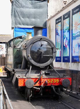5239 Great Western Lokomotif Goliath, Paignton İstasyonu 'nda. 1924 'te Swindon' da inşa edilmiş. Paignton, Devon, İngiltere, İngiltere. Mayıs 2025. 