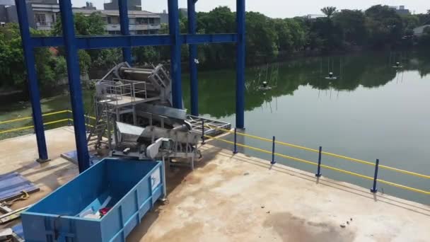 Máquina Pólder Agua Que Entrega Flujo Agua Bajo Alto — Vídeo de stock