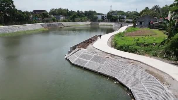 Costruzione Serbatoio Nel Bel Mezzo Una Bella Città Con Attrezzature — Video Stock