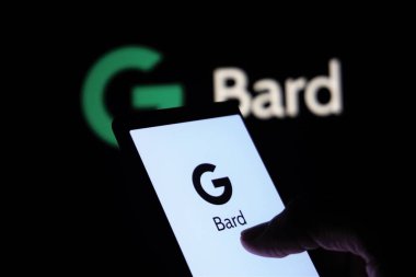 Dhaka, Bangladeş - 30 Mayıs 2023: Cep telefonunda Google Bard.