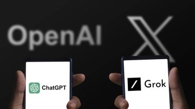 Dhaka, Bangladeş - 16 Aralık 2023: OpenAI ChatGPT AI sohbet robotu ve X.com Gork Al sohbet robotu.