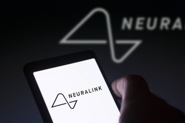 Dhaka, Bangladeş - 02 Şubat 2024: Nöroalink logosu akıllı telefonda gösterildi.