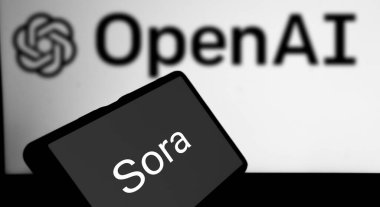 Dhaka, Bangladeş - 17 Şubat 2024: OpenAI Sora AI logosu akıllı telefonda sergilendi.
