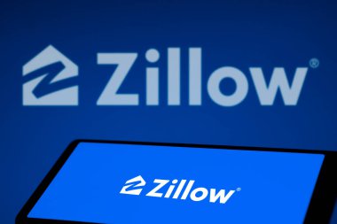 Dhaka, Bangladeş - 22 Şubat 2024: Zillow logosu akıllı telefonda sergileniyor.