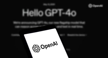 Dhaka, Bangladeş - 16 Mayıs 2024: OpenAI GPT-4o logosu akıllı telefonda sergileniyor.