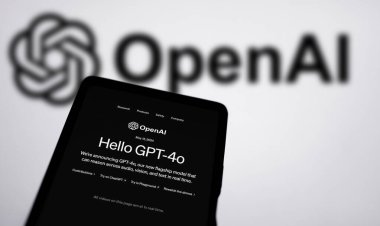 Dhaka, Bangladeş - 15 Mayıs 2024: OpenAI GPT-4o akıllı telefonda gösteriliyor.