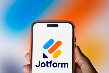 Dhaka, Bangladeş - 21 Haziran 2024: Jotform logosu akıllı telefonda gösteriliyor.