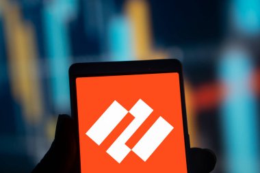 Dhaka, Bangladeş - 07 Ağustos 2024: Palo Alto Networks logosu akıllı telefonda sergilenmektedir. Palo Alto Networks güvenlik duvarı ve bulut tabanlı güvenlik çözümleri sunan bir siber güvenlik lideri.