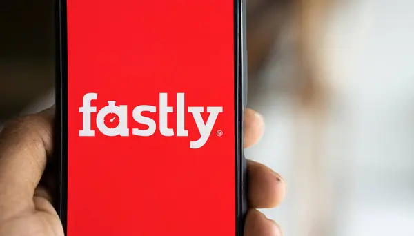 stock image Dhaka, Bangladesh- 19 Aug 2024: Fastly Inc logo is displayed on smartphone. Fastly, Inc is an American cloud computing services provider.