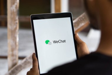 Dhaka, bangladeş - 18 Sep 2024: WeChat logosu iPad 'de gösteriliyor.