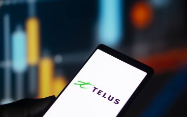 Dhaka, Bangladeş - 23 Sep 2024: Telus logosu akıllı telefonda gösteriliyor.