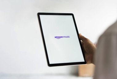 Dhaka, Bangladeş - 25 Sep 2024: Amazon Müzik logosu iPad 'de gösteriliyor.
