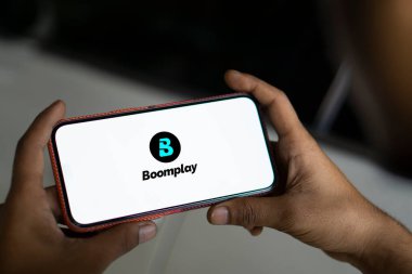 Dhaka, Bangladeş - 25 Sep 2024: Bumplay logosu akıllı telefonda gösteriliyor.