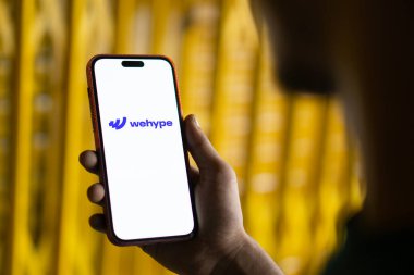 Dhaka, Bangladeş - 28 Sep 2024: Wehype logosu akıllı telefonda gösteriliyor.